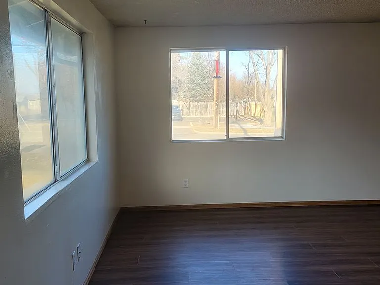1004-1010 C Ave — Photo 3
