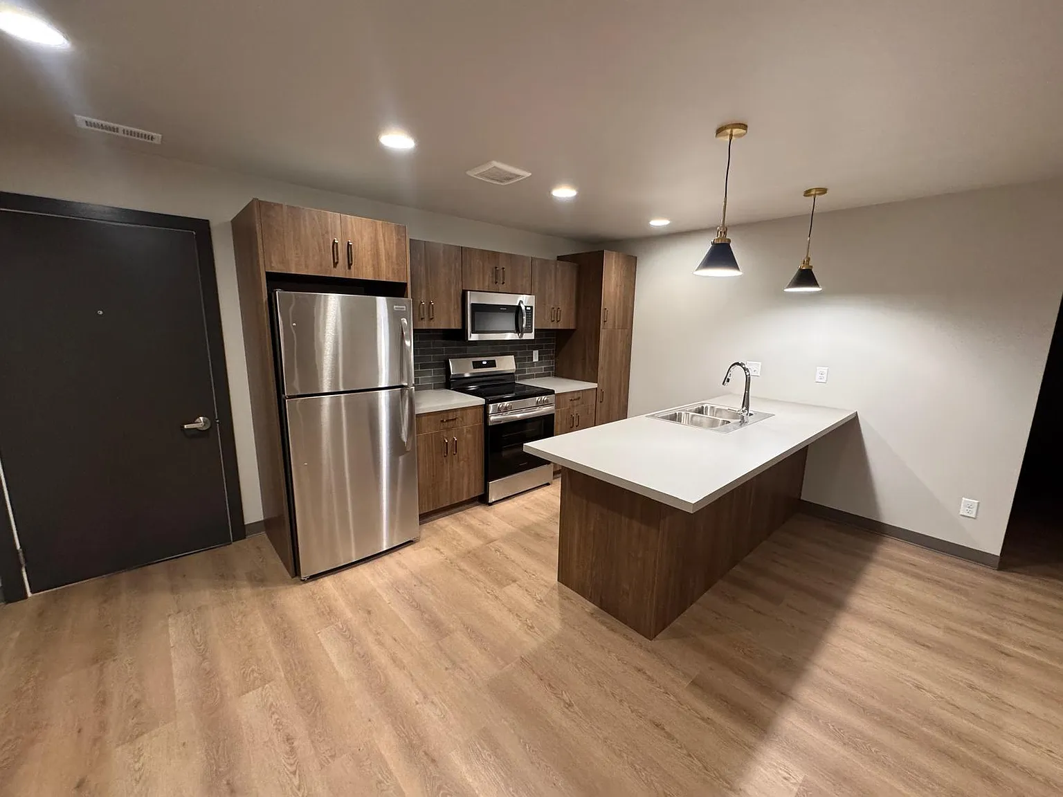 2 bed, $1,150 — Photo 2