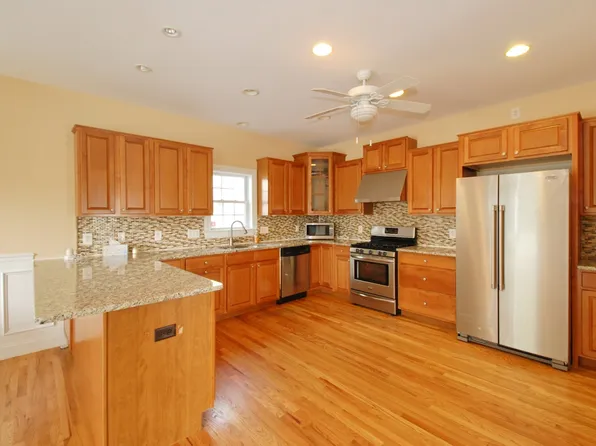 638 Hope St Unit 5, Stamford, CT 06907