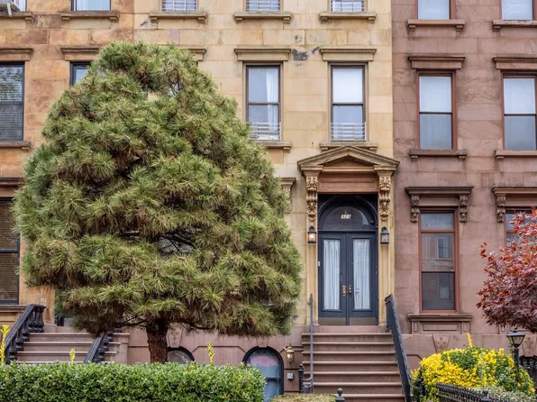 323 President Street image 1 of 13