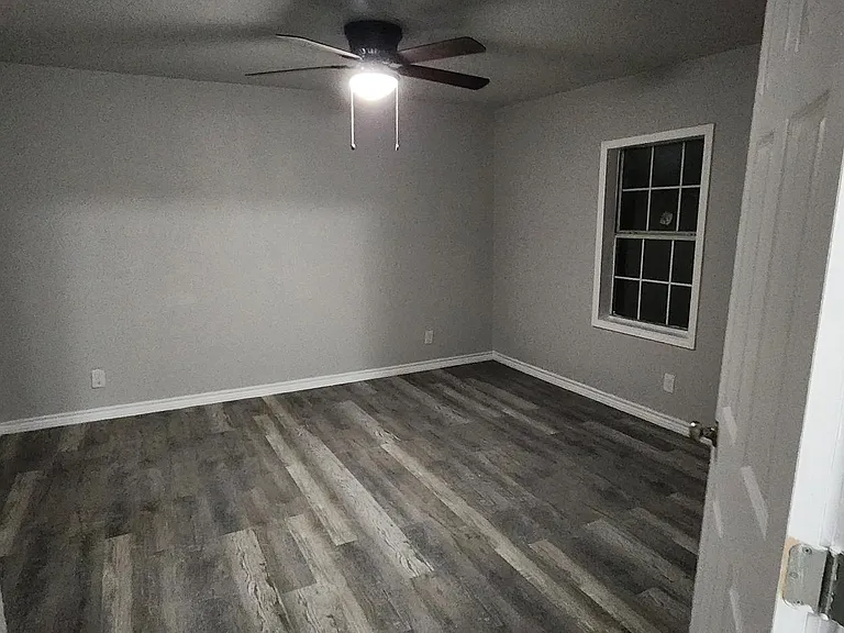 204 Olive St — Photo 9
