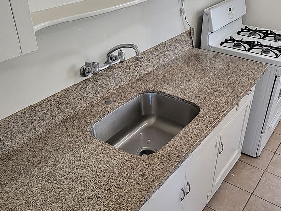 3rd image of 422 S College Dr