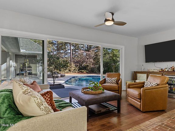 5th image of 2 Alpine Place