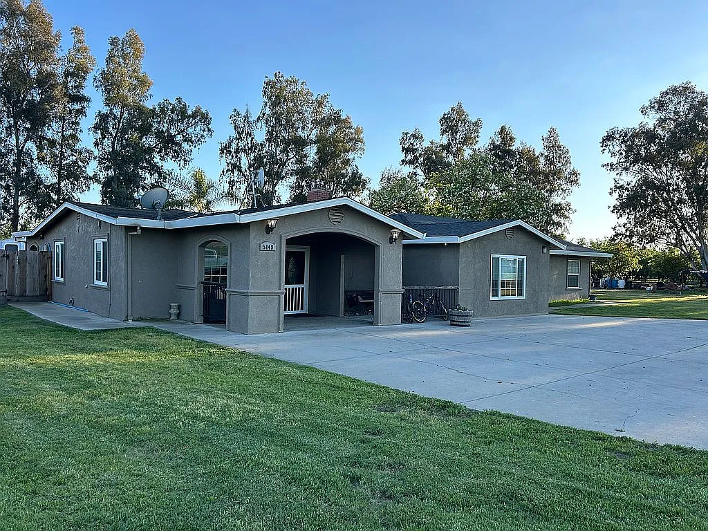 5149 E Mariposa Way photo 1