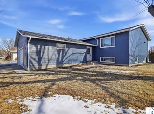 135 S Manitou Dr, Mankato, MN 56001