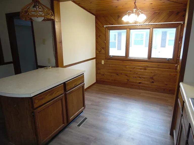 313 E Baker St — Photo 26