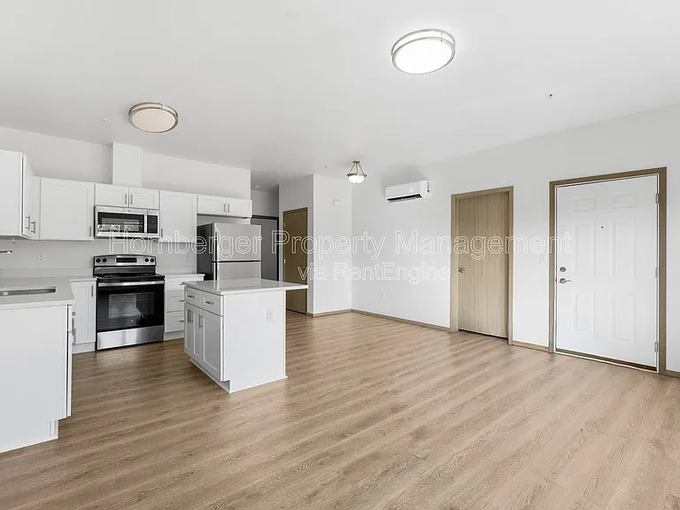4th Ave Apartments — Photo 13
