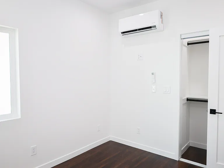 1039 Gladys Ave #1039 — Photo 12