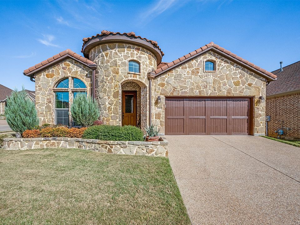 1st image of 2901 Bella Lago Dr