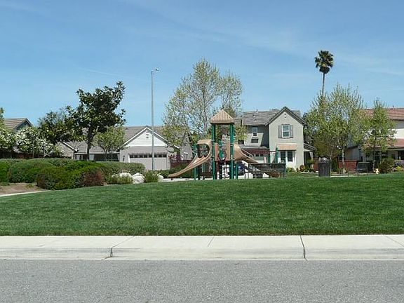 4th image of 420 Bel Air Way