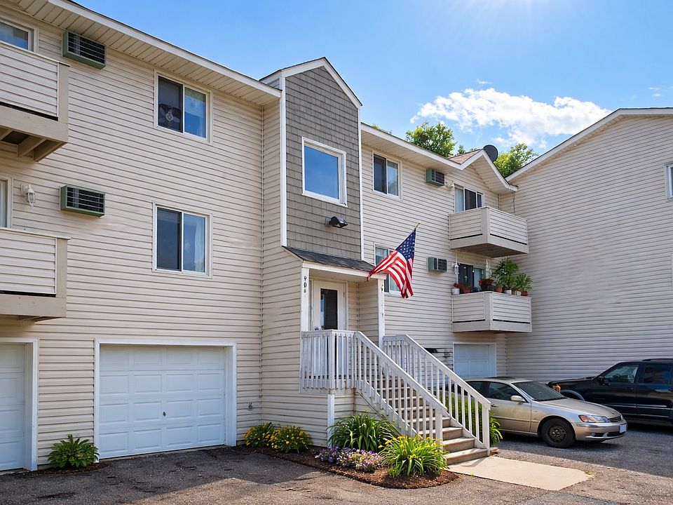 1st image of 904 Wescott Sq #202