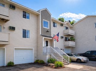 904 Wescott Sq #202, Saint Paul, MN 55123