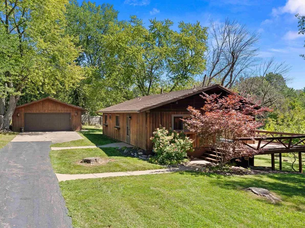 23749 N Pawnee Ct, Cuba, IL 61427