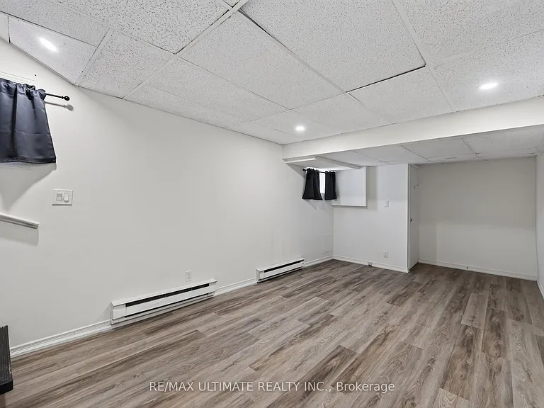 2360 Queen St E #3 — Photo 15