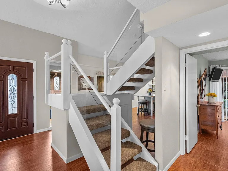 659 Davis Rd — Photo 18