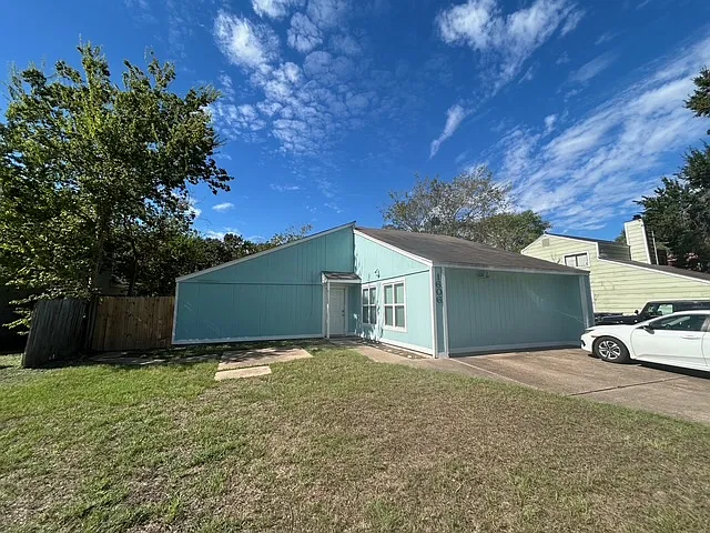 1606 Lemon Tree - 1 — Photo 1
