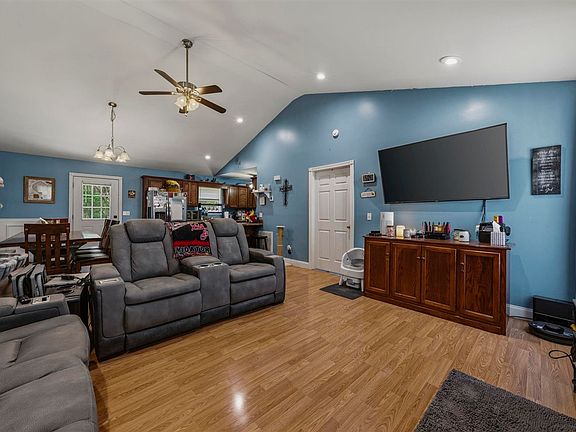 4th image of 220 Homewood Blvd