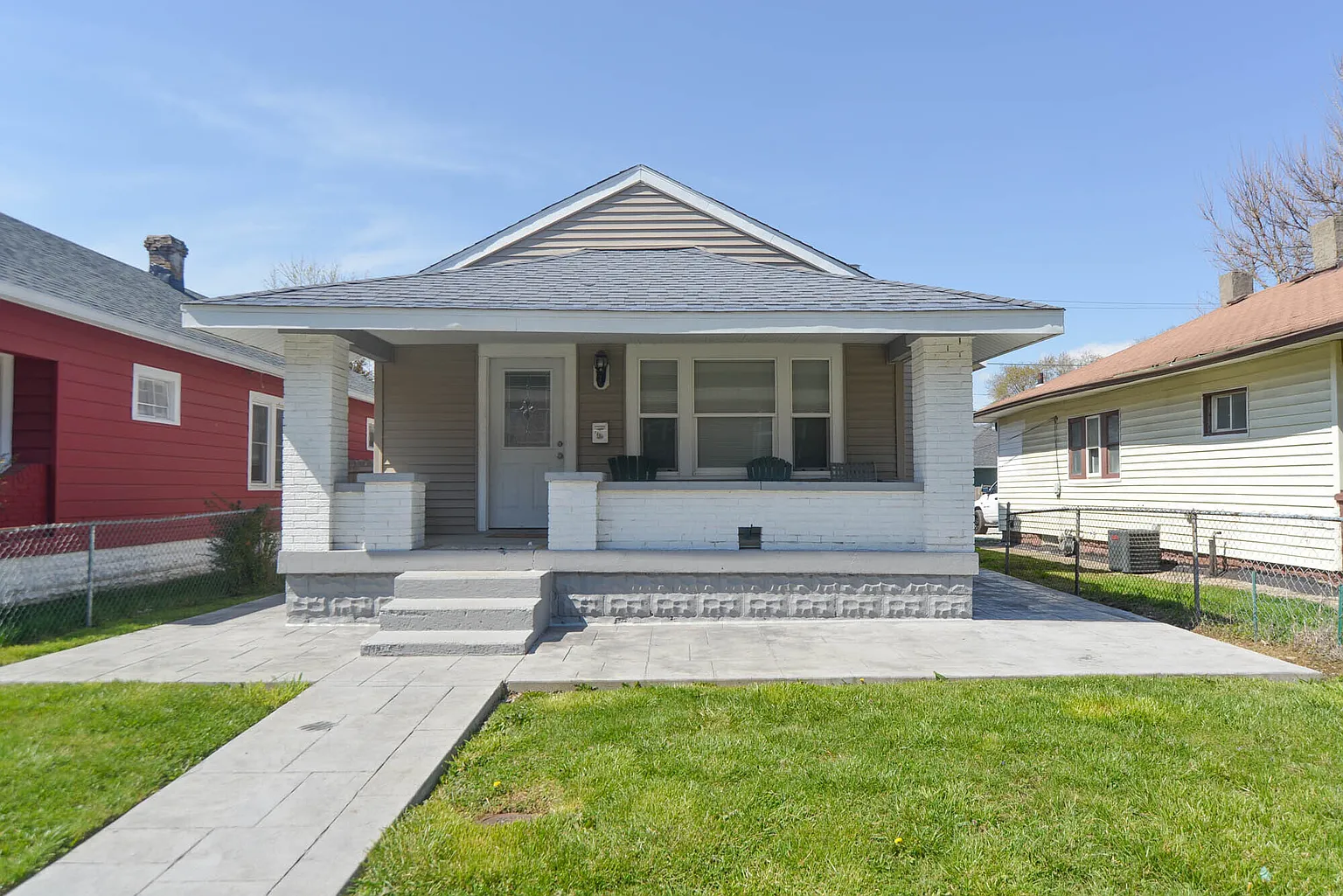 1250 N Belleview Pl photo 1