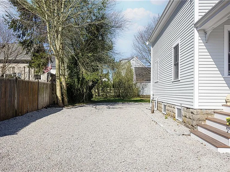 4 Gladding Ct — Photo 46