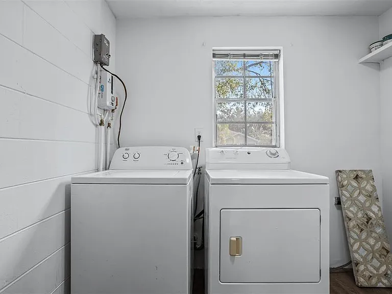 812 W Warren Ave — Photo 14