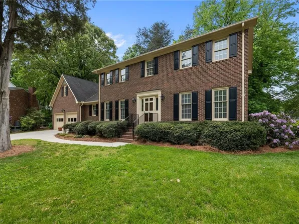 804 Warwick Ct, Burlington, NC 27215