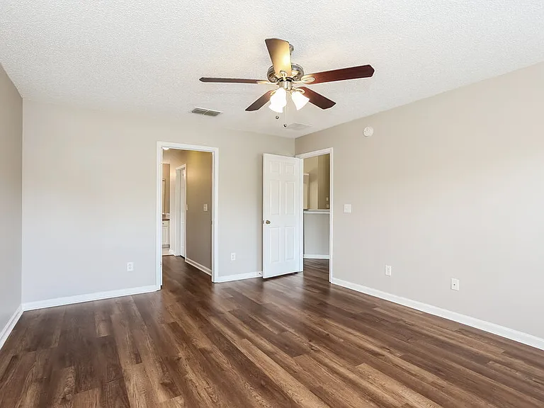 2479 Coachman Lakes Dr — Photo 11