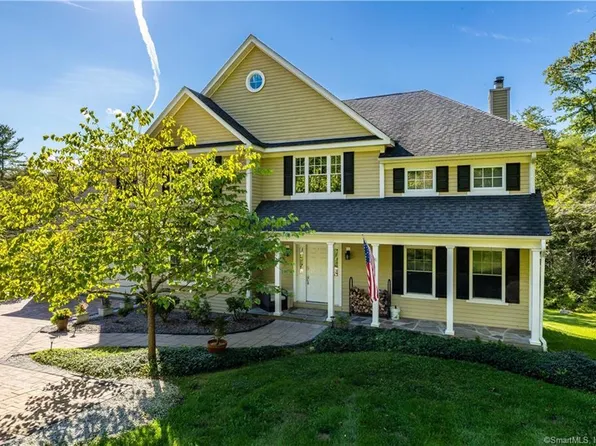 9 Canterbury Court, Goshen, CT 06756