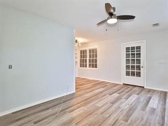 4th image of 535 N Adelle Ave