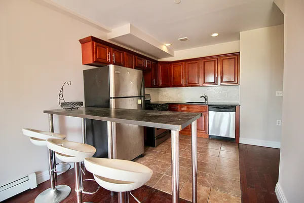 Rented by Hagstrom Management Inc | media 30