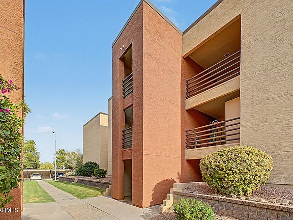 3rd image of 1340 N RECKER Road #322