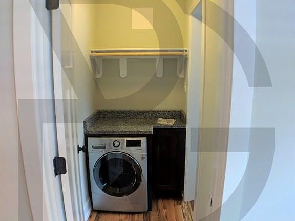 4th image of 550 W Arlington Pl APT 305