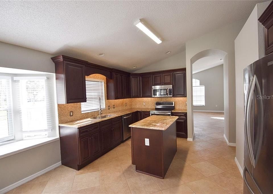2nd image of 14101 Entrada Dr