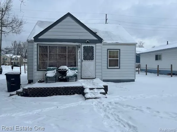 33550 Beechwood St, Westland, MI 48185