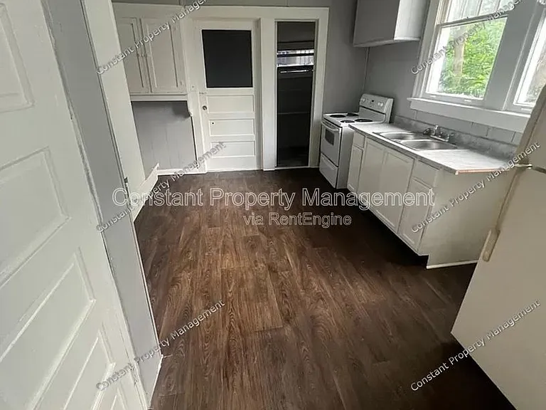 616 W Poplar St #1 — Photo 6