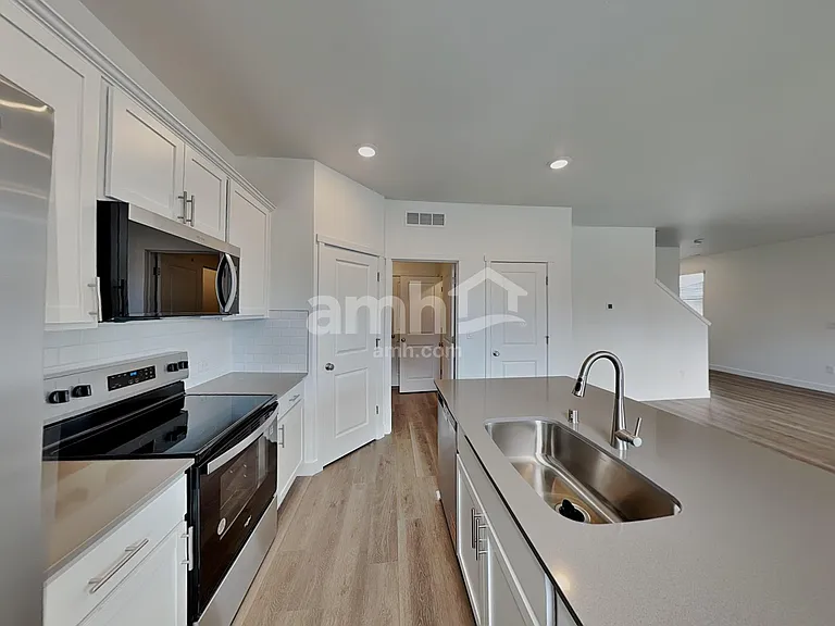 4816 85th Dr NE — Photo 3