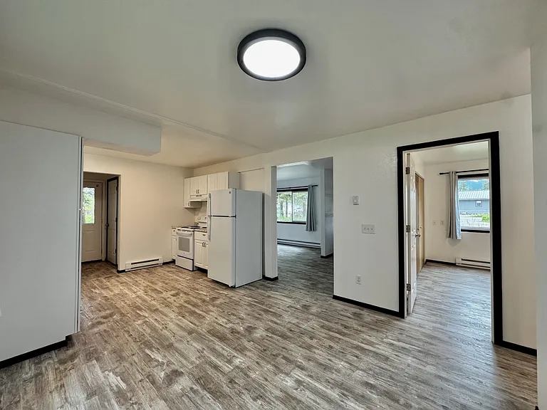 8178 Threadneedle St #B — Photo 15