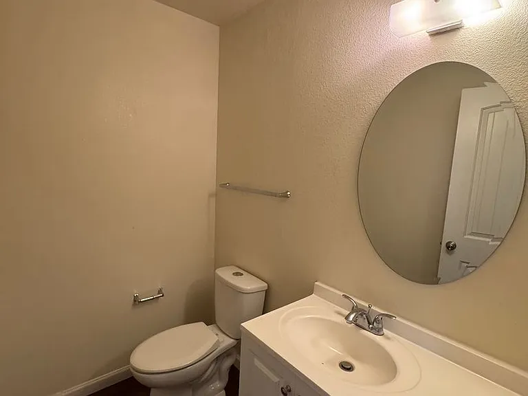 2809 N Mountain Ave — Photo 6