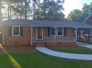 805 N Sharpe St, Selma, NC 27576