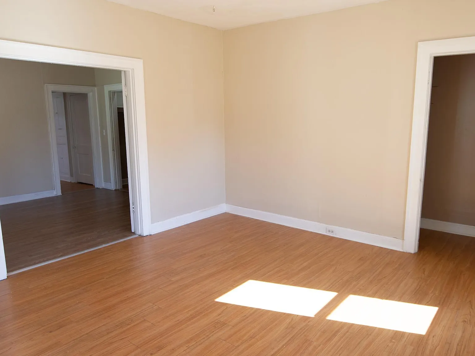 1 bed, 1.0 bath, 756 sqft, $1,100 — Photo 4