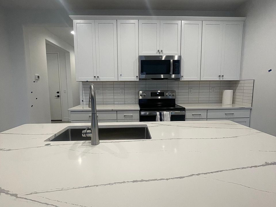 1st image of 813 S Strahan Pl