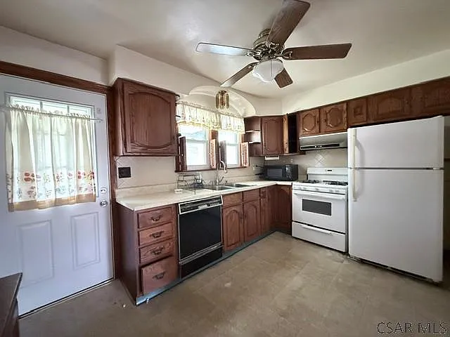 541 Ash St — Photo 19
