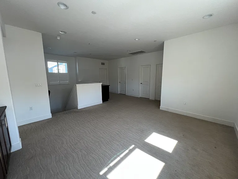 843 Barney Cmn — Photo 26
