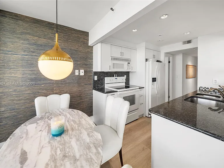 2555 Collins Ave #2014 — Photo 20