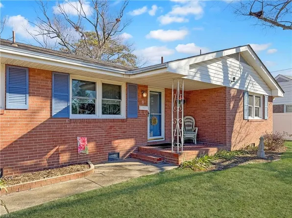 8 Wheatland Dr, Hampton, VA 23666