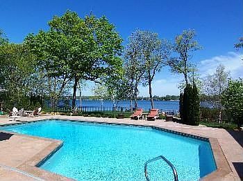 2nd image of 40 Clay Cliffe Dr