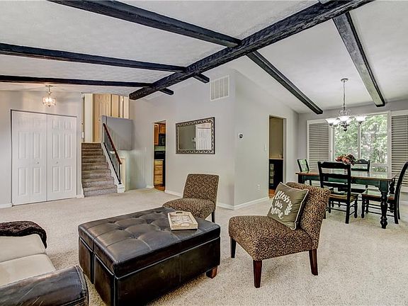 4th image of 9716 N Pond Cir