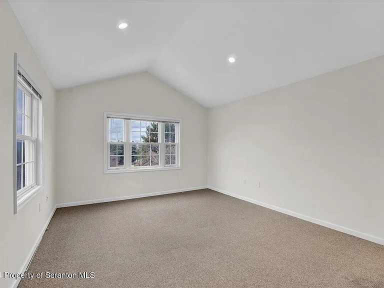 1404 Verne Close — Photo 19