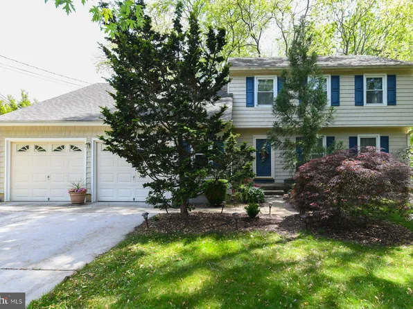 48 Sunset Dr, Mount Holly, NJ 08060