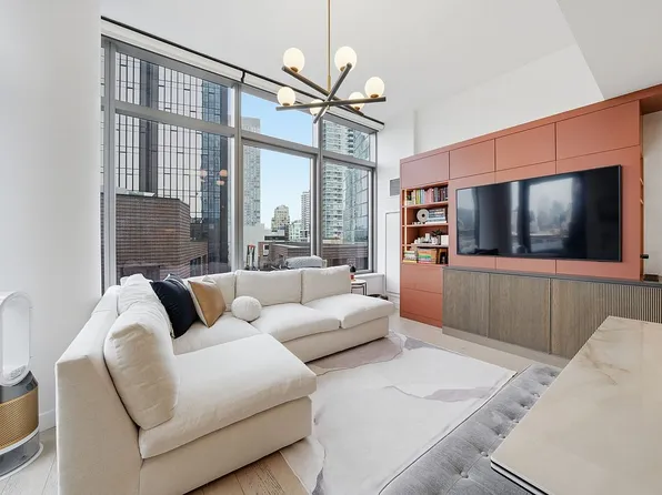 3 Court Sq #511, Long Island City, NY 11101