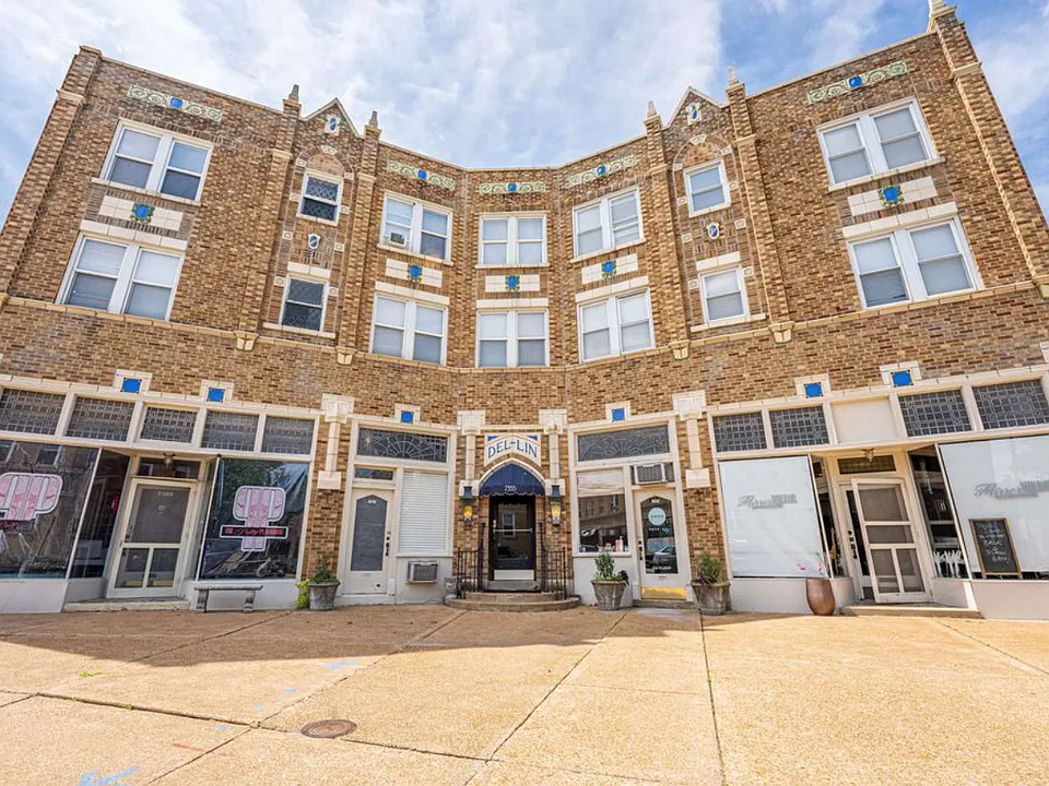 7355 Lindell Blvd #201